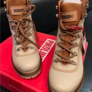 Pikolinos boots, tan and brown , brand new with box